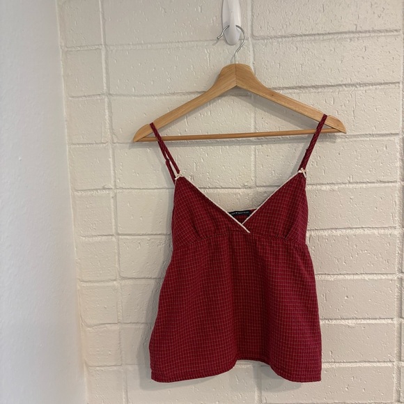 Brandy Melville Edith tank top in red - Picture 3 of 5